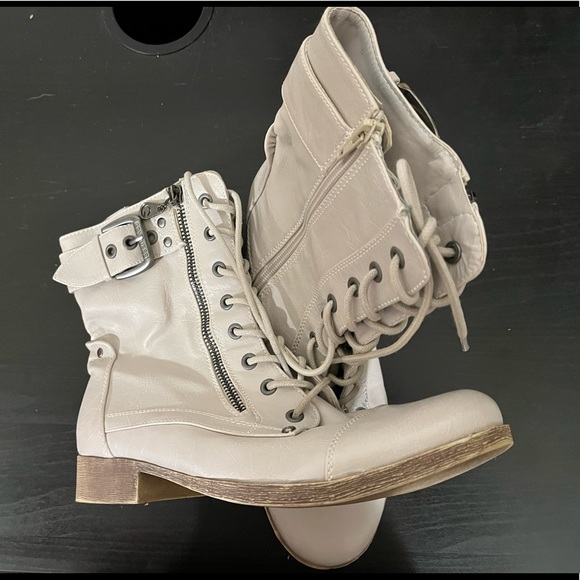 Grey / beige / taupe combat boots - Picture 2 of 5